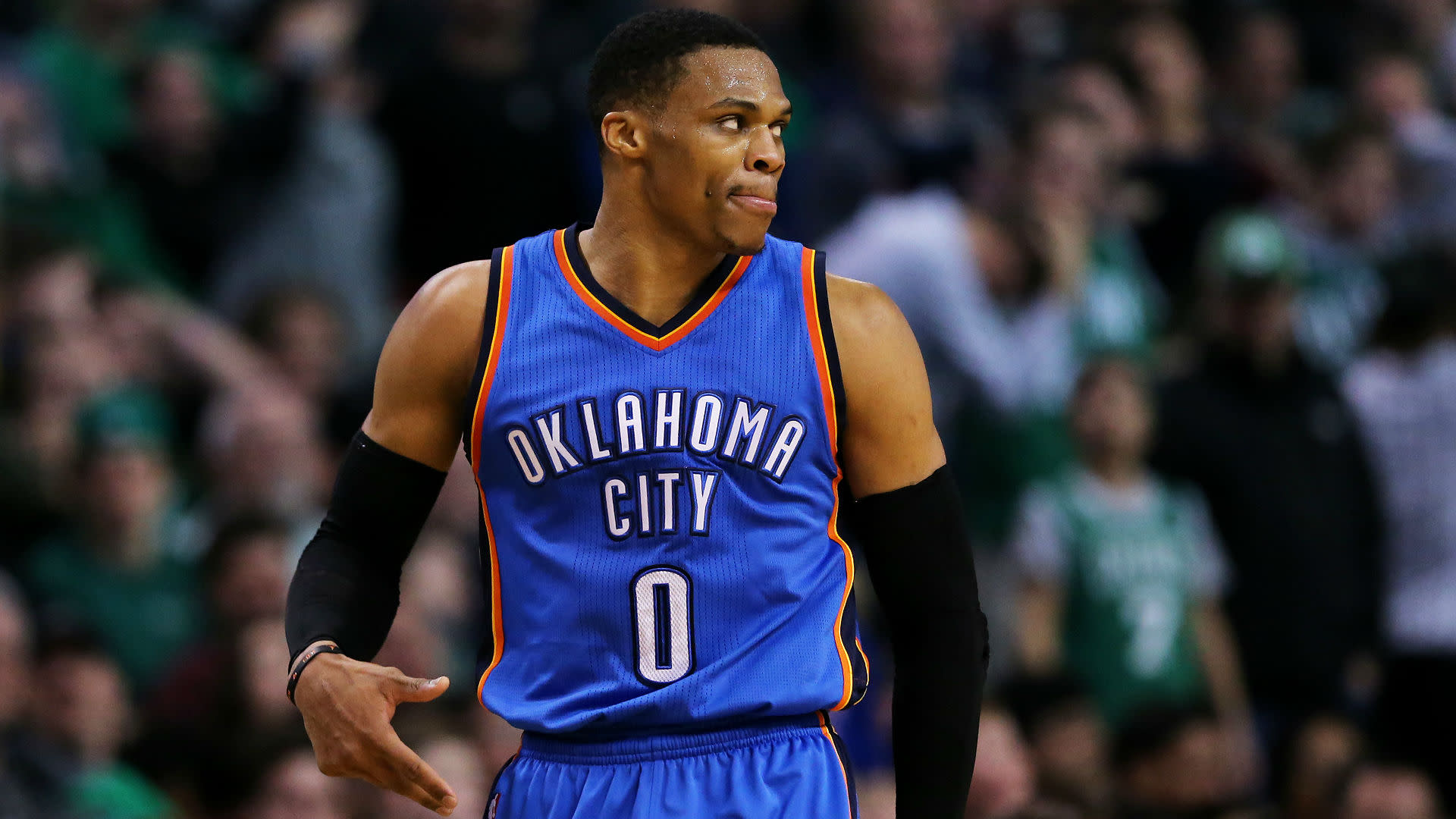 Westbrook electric again, Warriors win